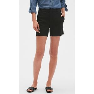 Banana Republic black cotton 5" flat front chino shorts 4